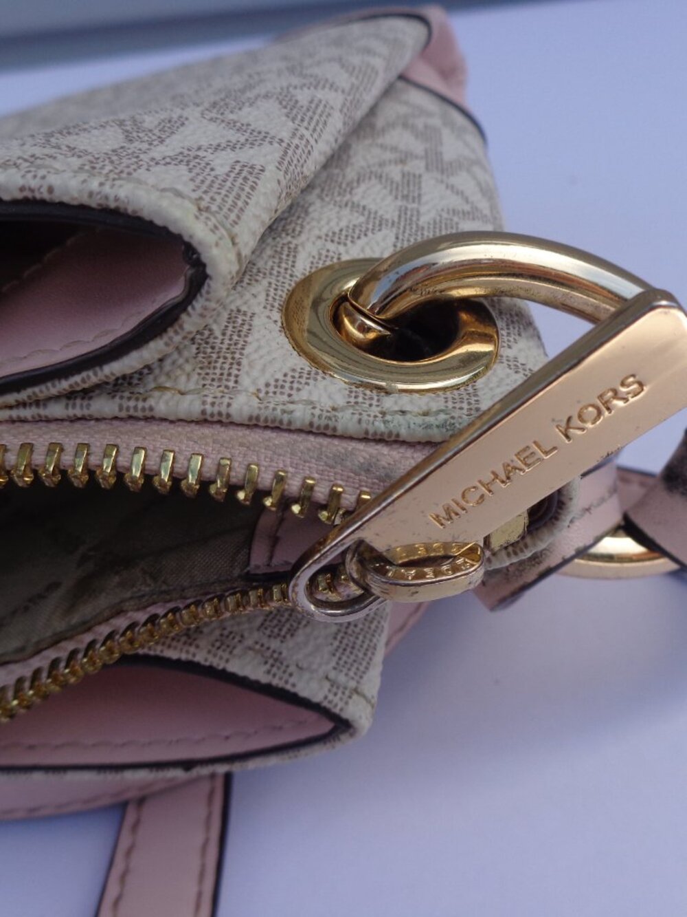 Michael Kors Nicole Triple Compartment Vanilla Pink Crossbody Ballet Bag - Picture 9 of 13